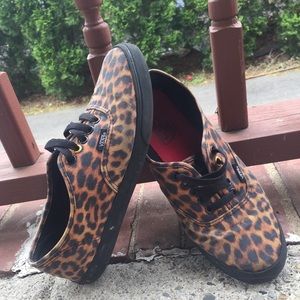 Vans cheetah print lace up